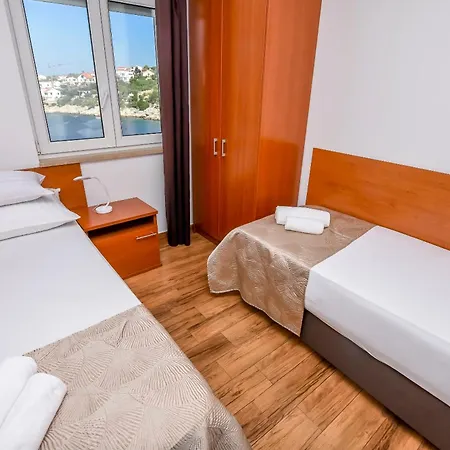 Maja Apartment *