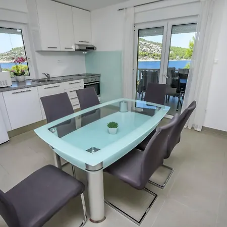 Apartment Maja Razanj