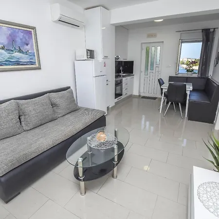 Διαμέρισμα Maja *