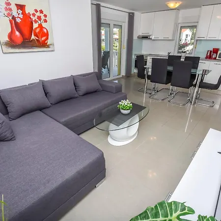 Maja Apartment Razanj