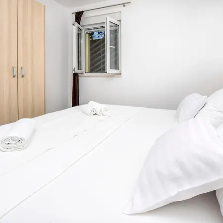 Apartment Maja *