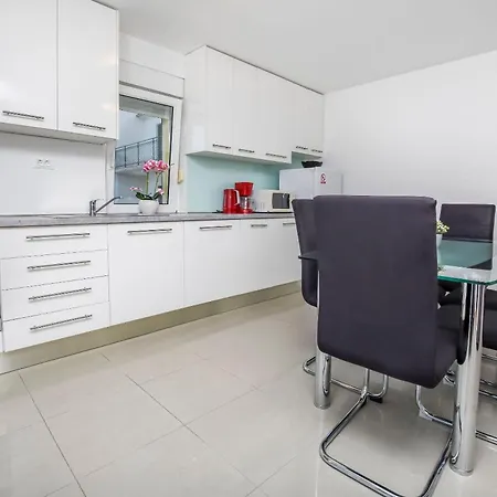 Maja Apartment Razanj