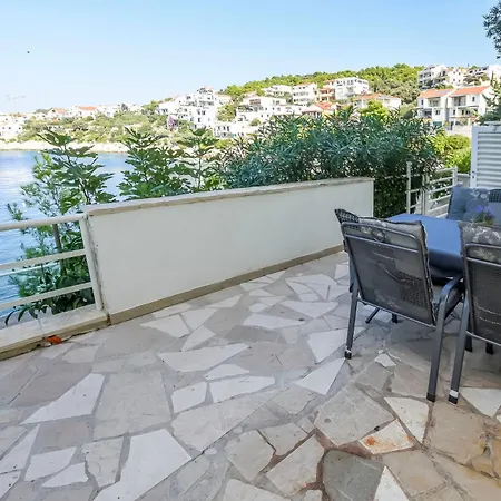 Apartment Maja Razanj