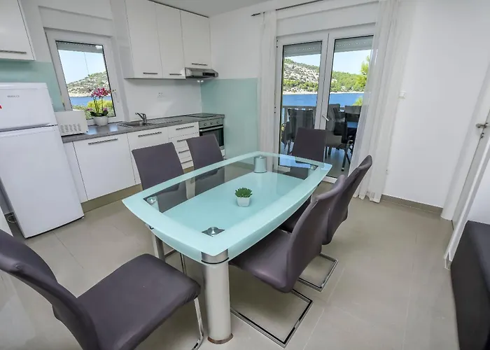 Apartment Maja Razanj